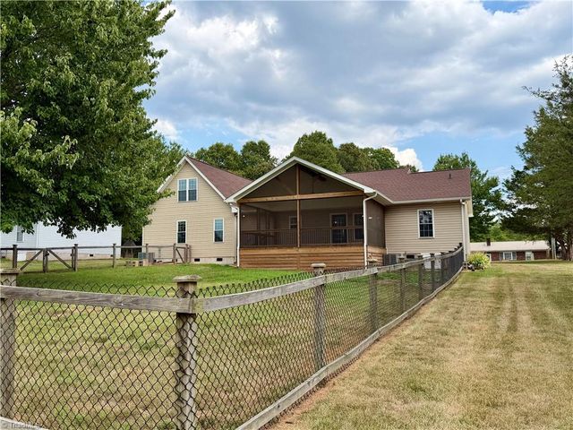 1027 Tabor Road, Olin, NC 28660
