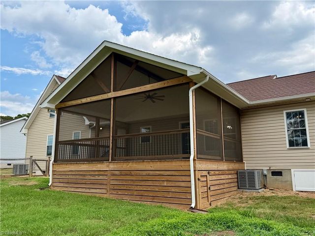 1027 Tabor Road, Olin, NC 28660