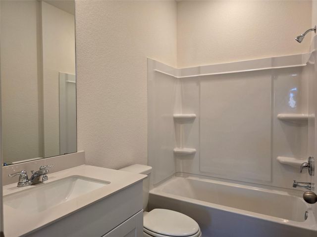 202 Fox Haven RD, Hutto, TX 78634