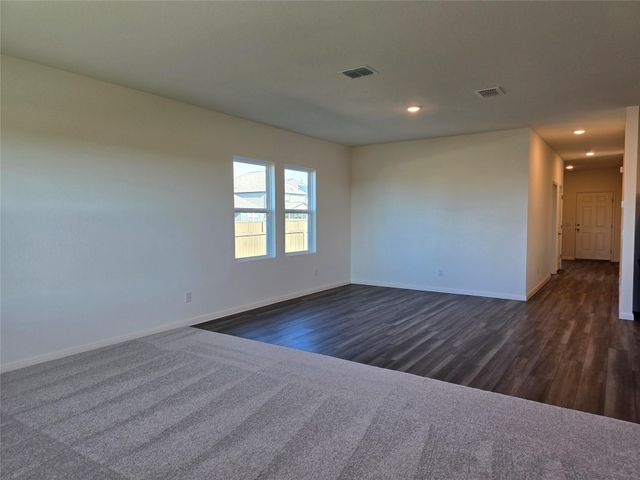 202 Fox Haven RD, Hutto, TX 78634