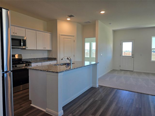 202 Fox Haven RD, Hutto, TX 78634