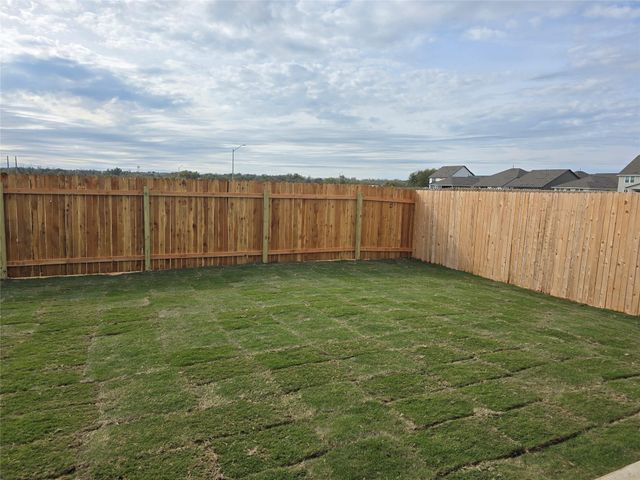 202 Fox Haven RD, Hutto, TX 78634