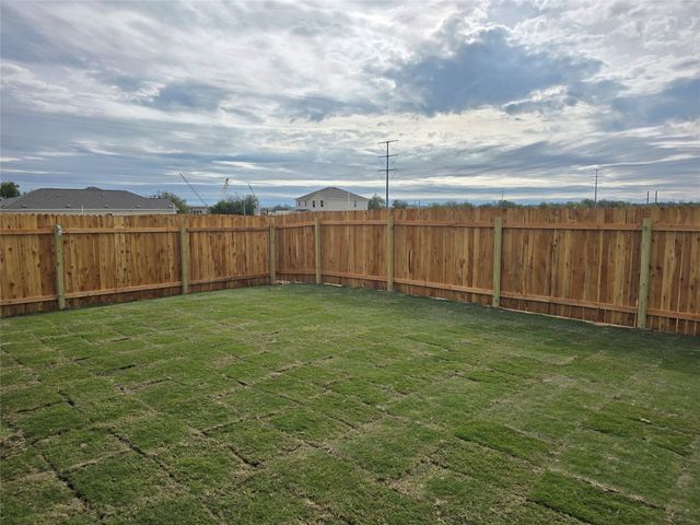 202 Fox Haven RD, Hutto, TX 78634