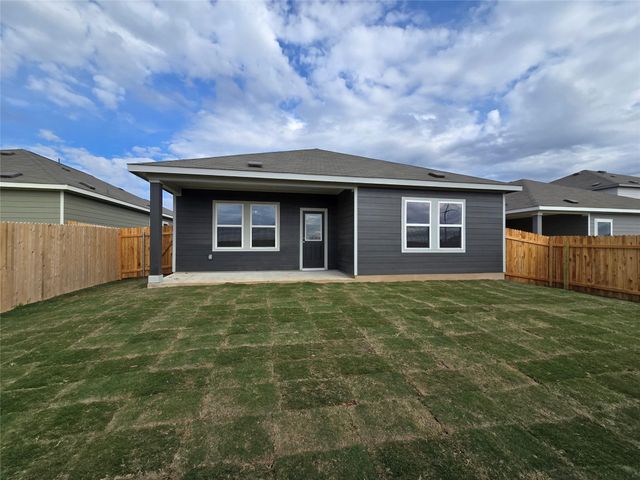 202 Fox Haven RD, Hutto, TX 78634