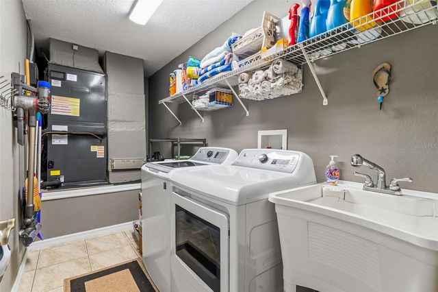 3011 DIAMOND LANE, St Cloud, FL 34772