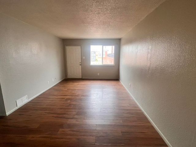 423 Dallas Street SE A, Albuquerque, NM 87108