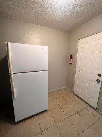 423 Dallas Street SE A, Albuquerque, NM 87108
