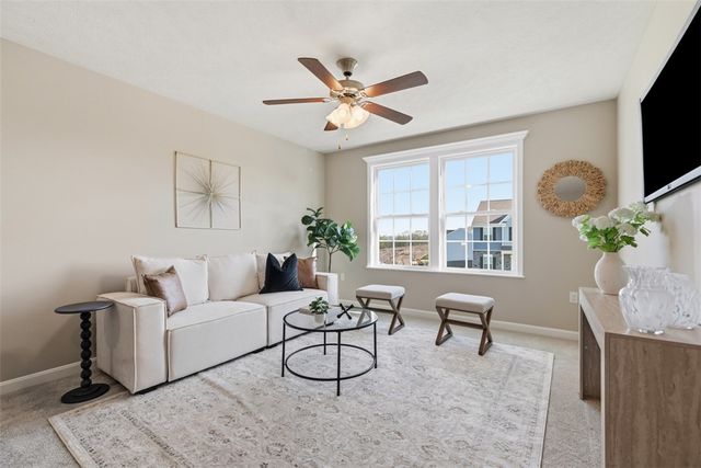 101 Doria Ann Dr, Center Twp, PA 15061