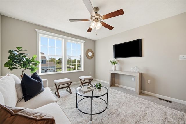 101 Doria Ann Dr, Center Twp, PA 15061