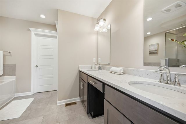 101 Doria Ann Dr, Center Twp, PA 15061