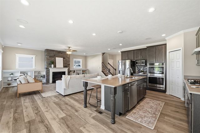 101 Doria Ann Dr, Center Twp, PA 15061