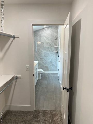 9400 Roland Drive, Brighton, MI 48116