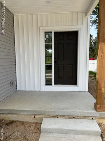 9400 Roland Drive, Brighton, MI 48116