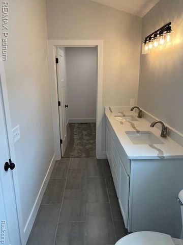 9400 Roland Drive, Brighton, MI 48116