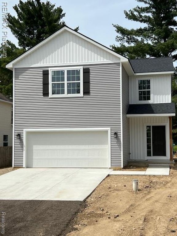 9400 Roland Drive, Brighton, MI 48116