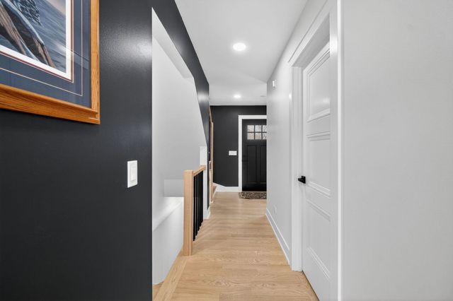 221 Olesen Drive, Naperville, IL 60540