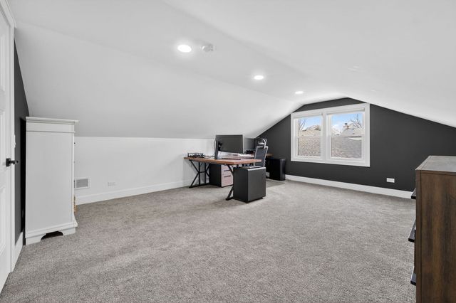 221 Olesen Drive, Naperville, IL 60540