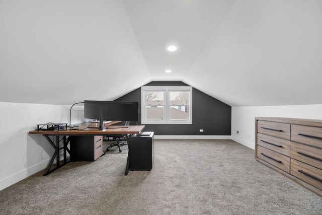 221 Olesen Drive, Naperville, IL 60540