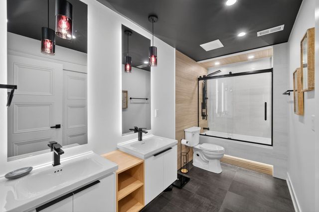 221 Olesen Drive, Naperville, IL 60540