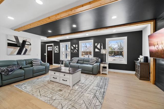 221 Olesen Drive, Naperville, IL 60540