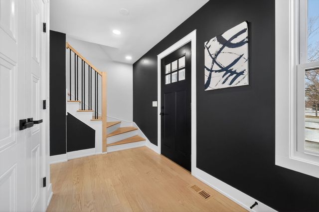 221 Olesen Drive, Naperville, IL 60540