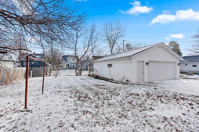714 MAPLE STREET, Neenah, WI 54956