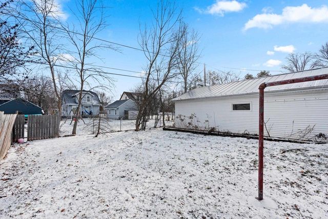 714 MAPLE STREET, Neenah, WI 54956