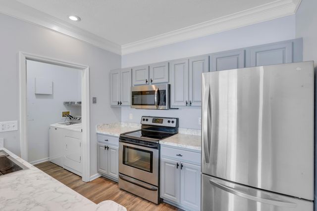 6028 Inishmore Lane, Dublin, OH 43017