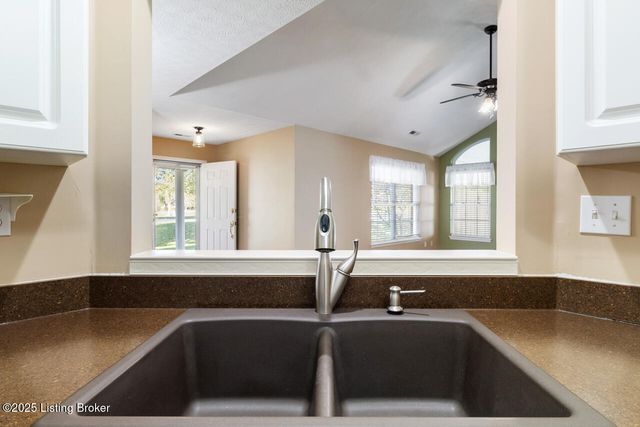 8701 Lough Dr, Louisville, KY 40291