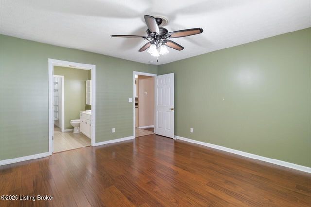 8701 Lough Dr, Louisville, KY 40291