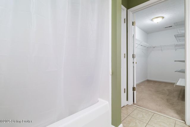 8701 Lough Dr, Louisville, KY 40291