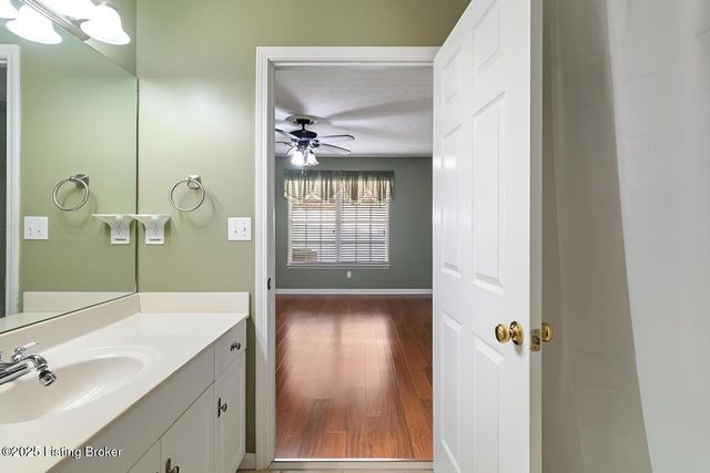 8701 Lough Dr, Louisville, KY 40291