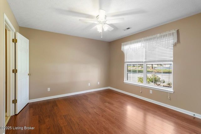 8701 Lough Dr, Louisville, KY 40291