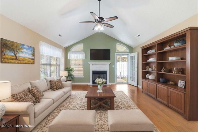 8701 Lough Dr, Louisville, KY 40291