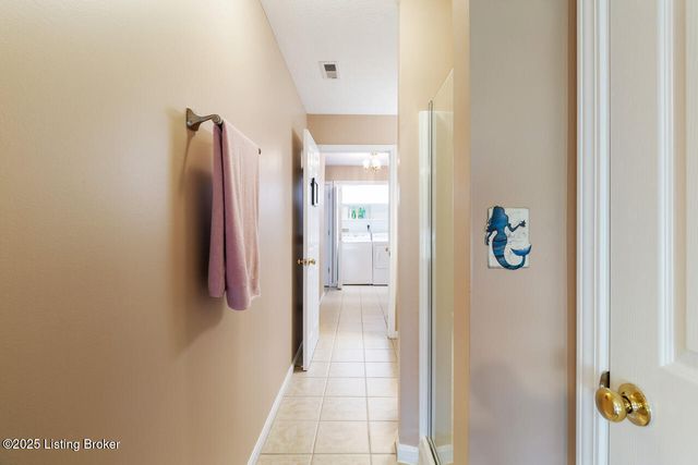 8701 Lough Dr, Louisville, KY 40291