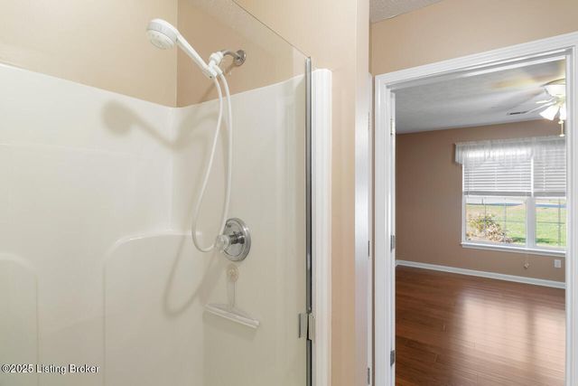 8701 Lough Dr, Louisville, KY 40291