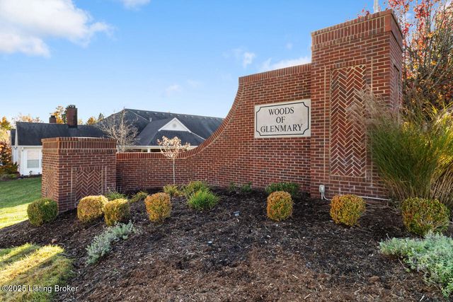 8701 Lough Dr, Louisville, KY 40291