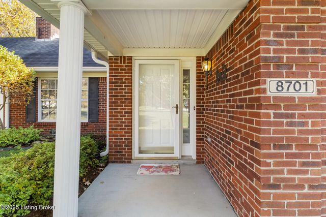 8701 Lough Dr, Louisville, KY 40291