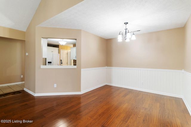 8701 Lough Dr, Louisville, KY 40291