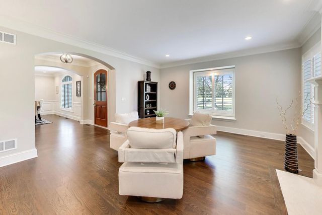 1871 W Salisbury Lane, Lake Forest, IL 60045