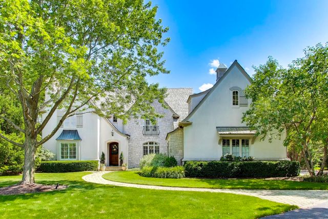 1871 W Salisbury Lane, Lake Forest, IL 60045