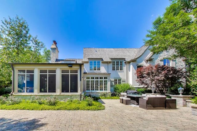 1871 W Salisbury Lane, Lake Forest, IL 60045