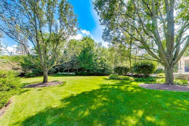 1871 W Salisbury Lane, Lake Forest, IL 60045
