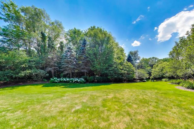 1871 W Salisbury Lane, Lake Forest, IL 60045