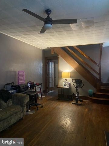 2012 CHESTNUT ST, Harrisburg, PA 17104
