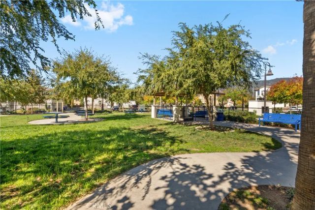 5604 Altamura Way 10, Fontana, CA 92336