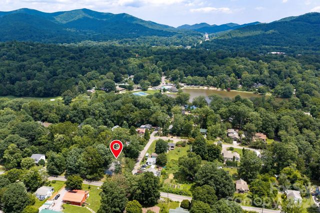 400 Hiawassee Avenue, Black Mountain, NC 28711