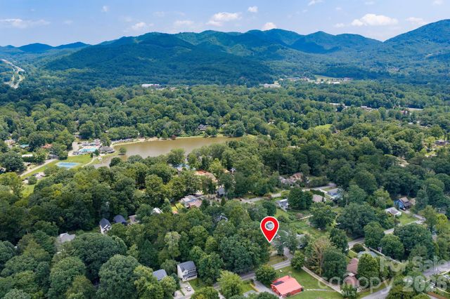 400 Hiawassee Avenue, Black Mountain, NC 28711