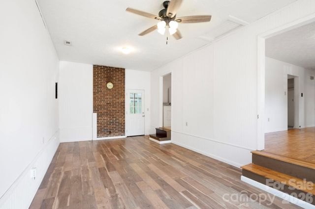 400 Hiawassee Avenue, Black Mountain, NC 28711
