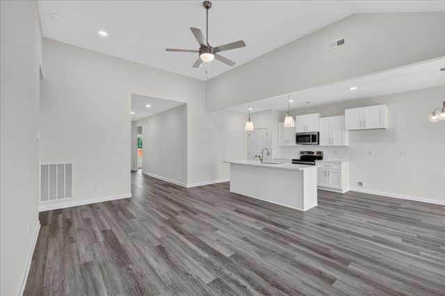 1106 Mary Lu Dr, Clarksville, TN 37042